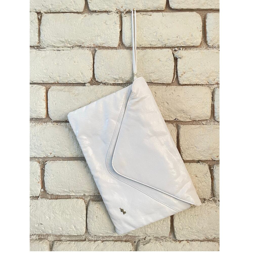 Vintage 233 Broadway White Faux Leather Envelope Wristlet Clutch‎